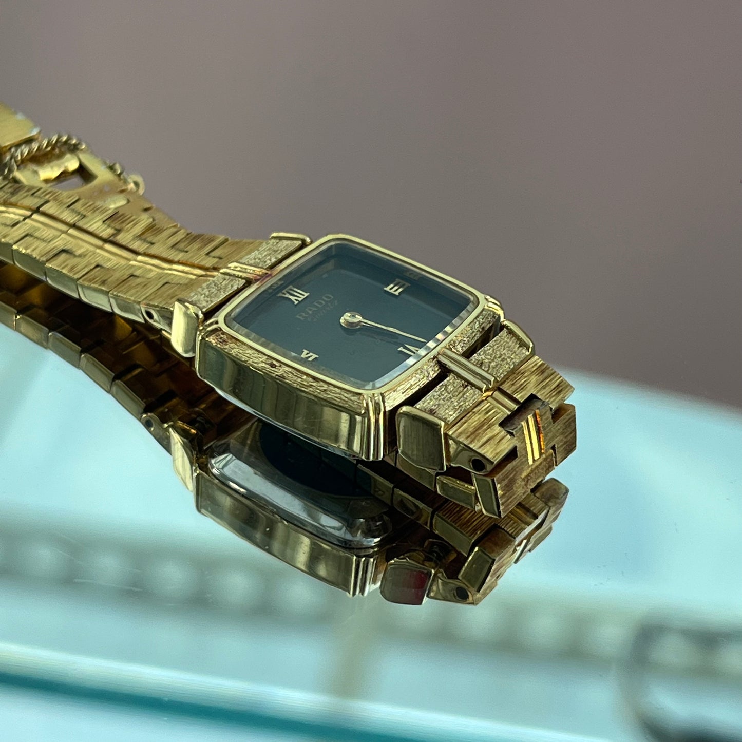 RADO FLORENCE GOLD-PLATED BLACK DIAL QUARTZ SWISS PRE-LOVED WATCH