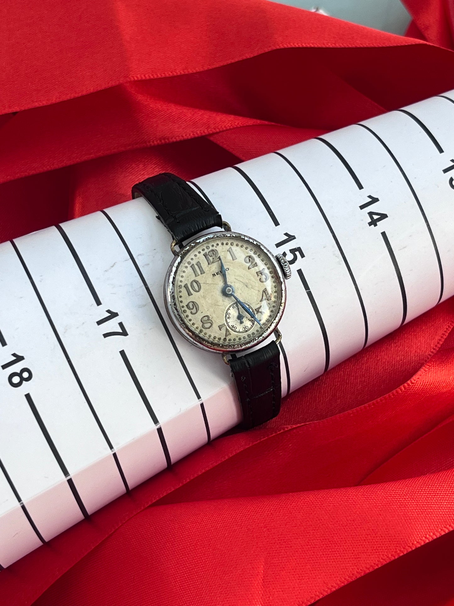 SEIKO SMALL SECONDS MANUAL WINDING JAPAN PRE-LOVED WATCH