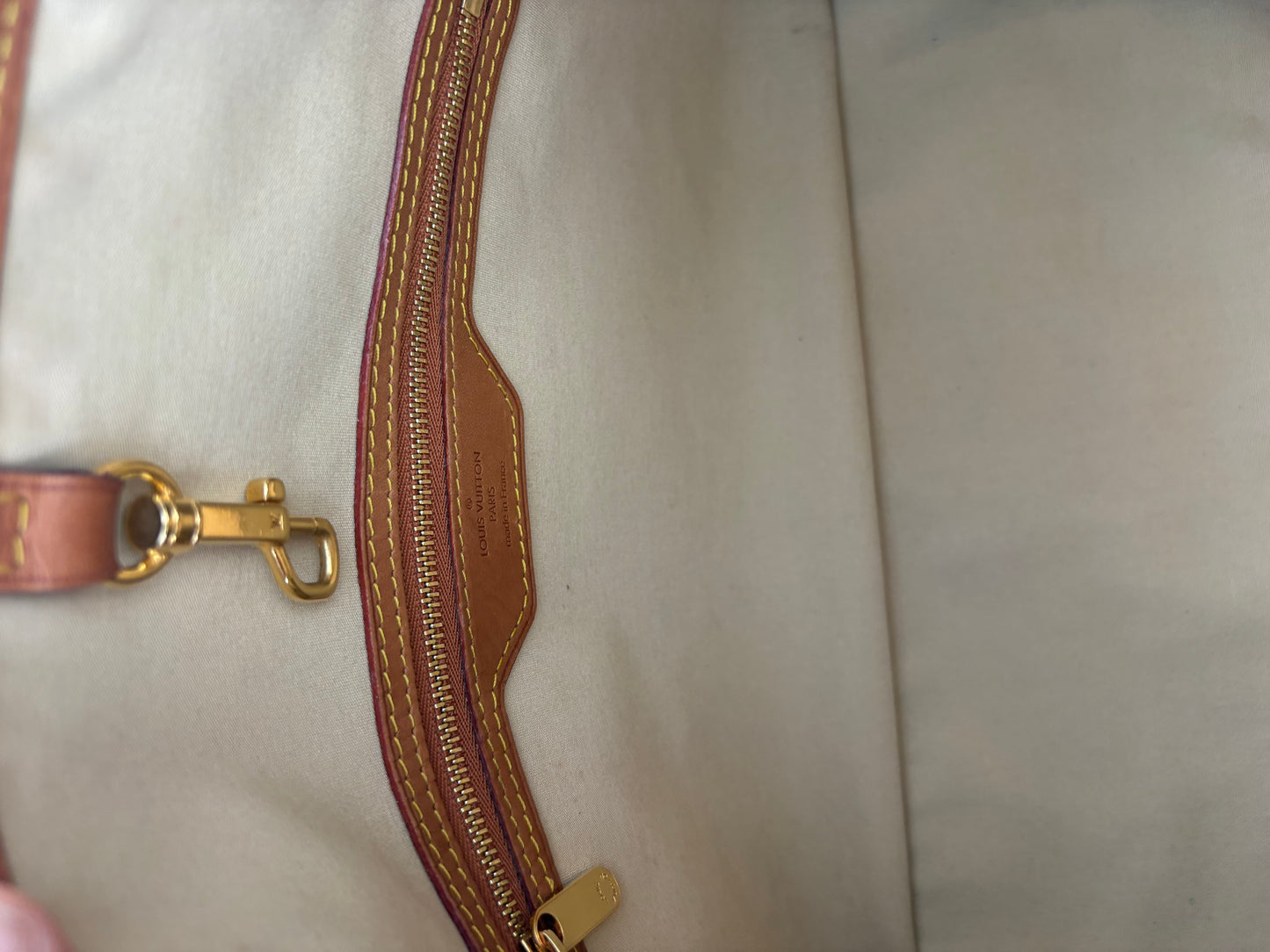 Louis Vuitton Monogram Canvas Limited Edition Dentelle Batignolles Horizontal Preloved Bag
