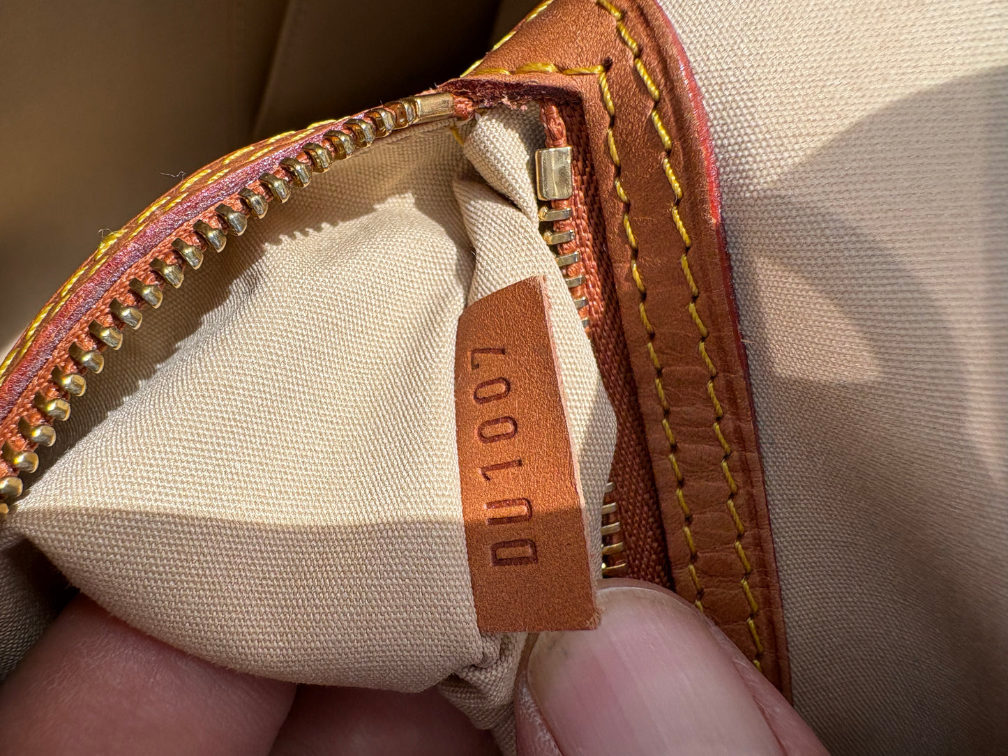 Louis Vuitton Monogram Canvas Limited Edition Dentelle Batignolles Horizontal Preloved Bag