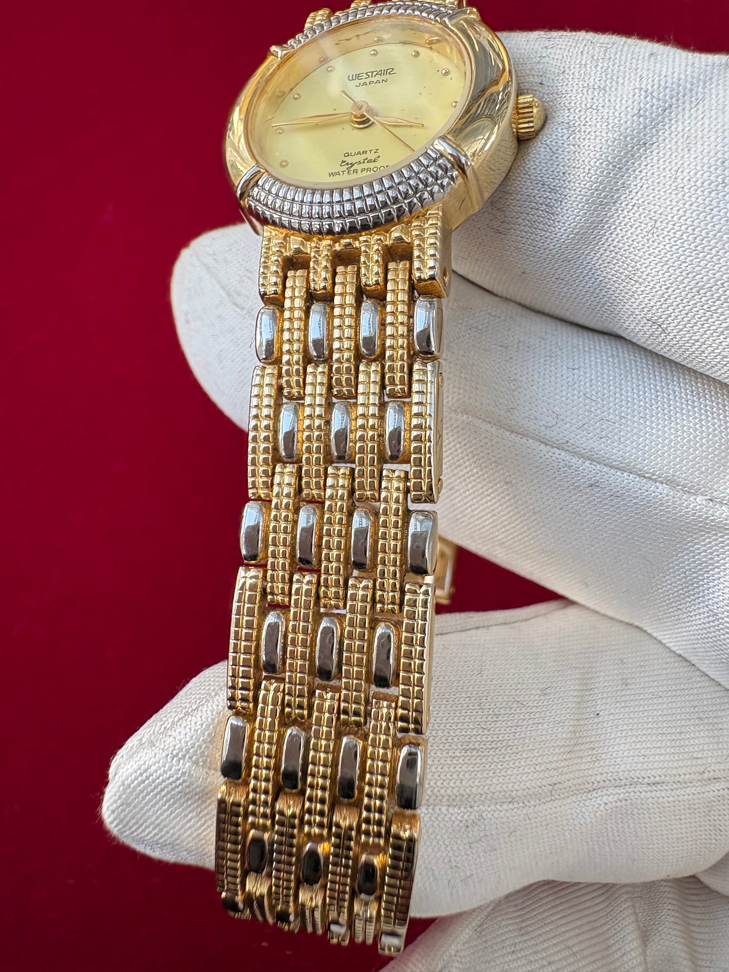 WESTAR LADIES DRESS GOLD-PLATED PREOWNED NEVER USED WATCH JAPAN