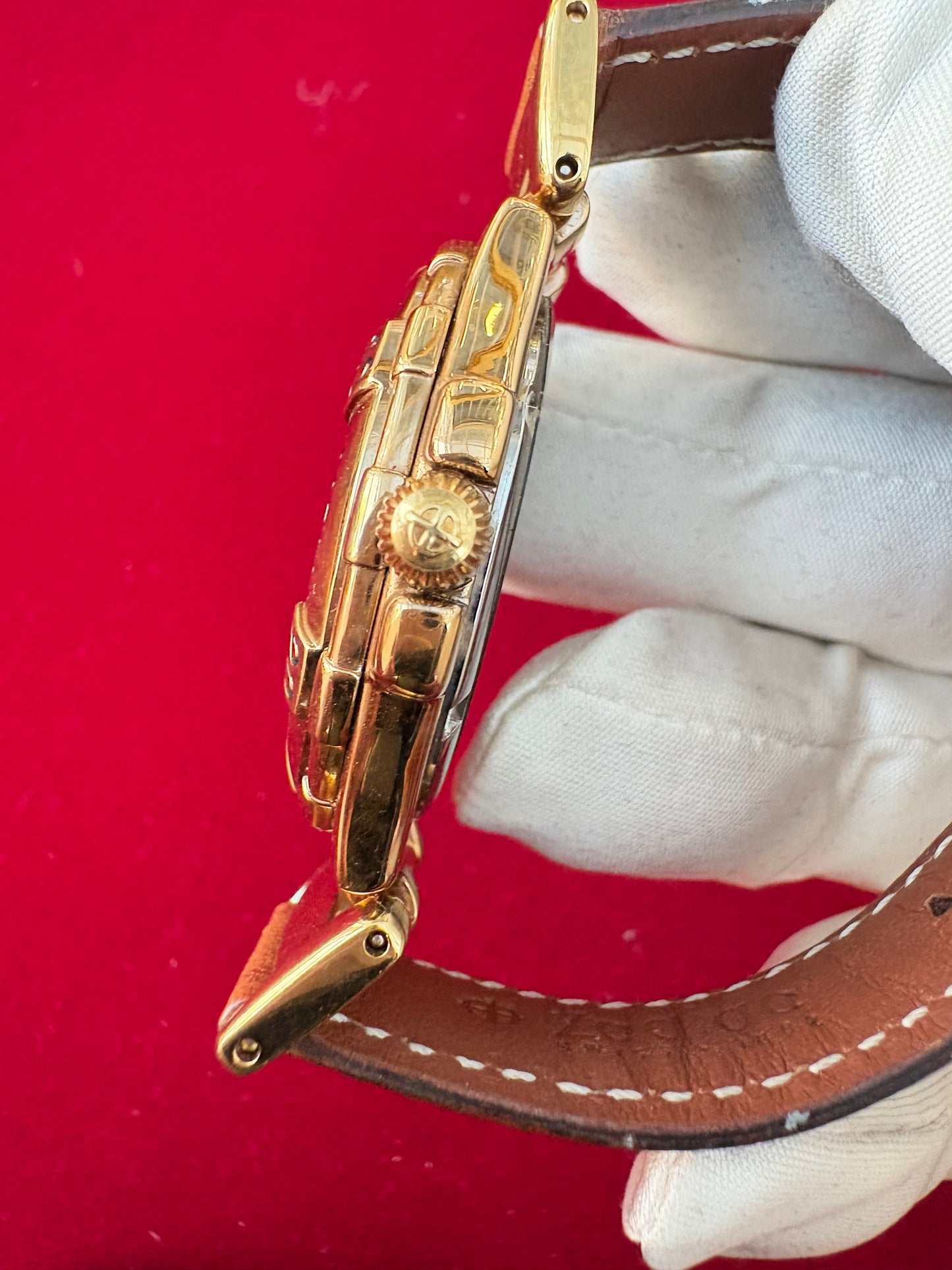 ZODIAC DIVER NEVER-USED SWISS GOLD-PLATED QUARTZ PREOWNED WATCH