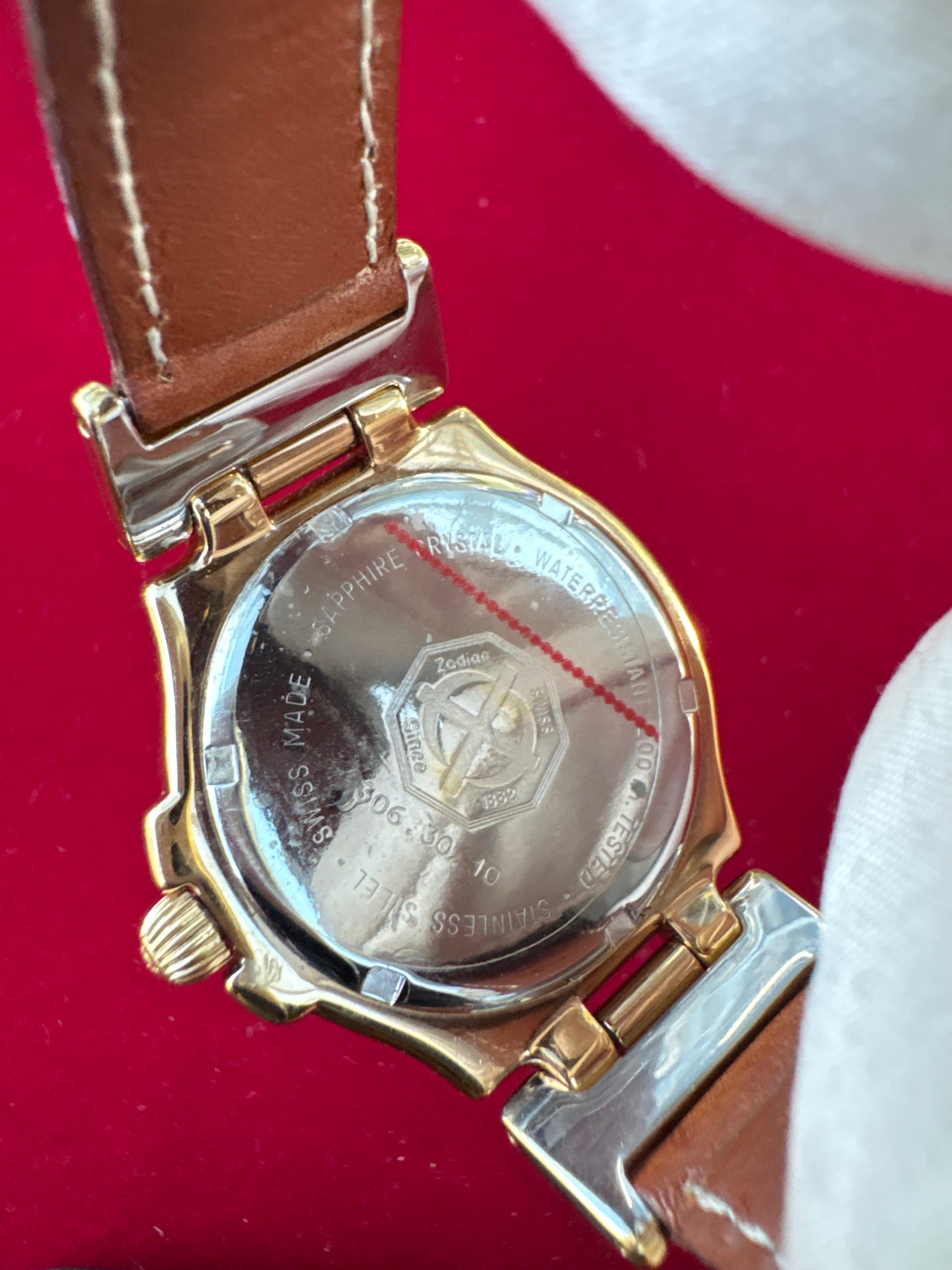 ZODIAC DIVER NEVER-USED SWISS GOLD-PLATED QUARTZ PREOWNED WATCH