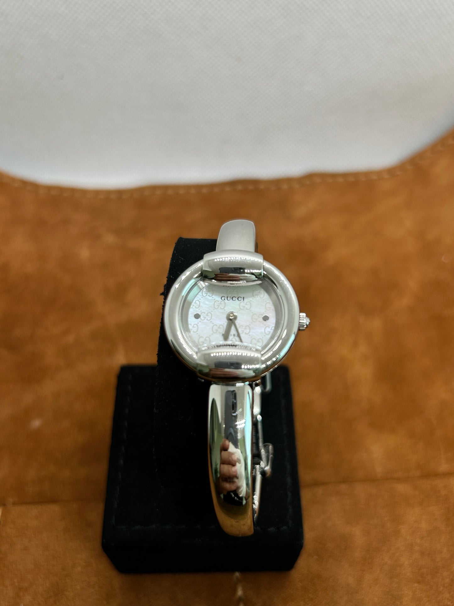 GUCCI LADY MOTHER-OF-PEARL DIAL QUARTZ SWISS