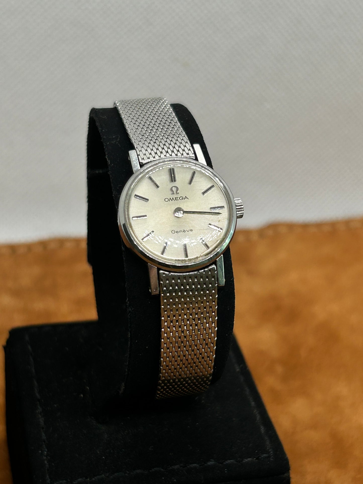 OMEGA LADIES VINTAGE MANUAL WINDING SWISS