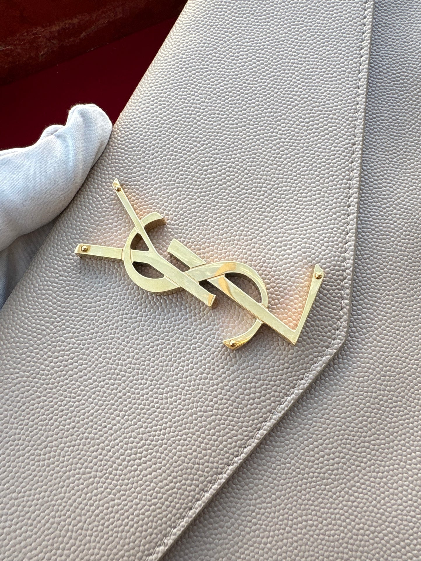 YVES SAINT LAUREN YSL UPTOWN PREOWNED LEATHER CLUTCH