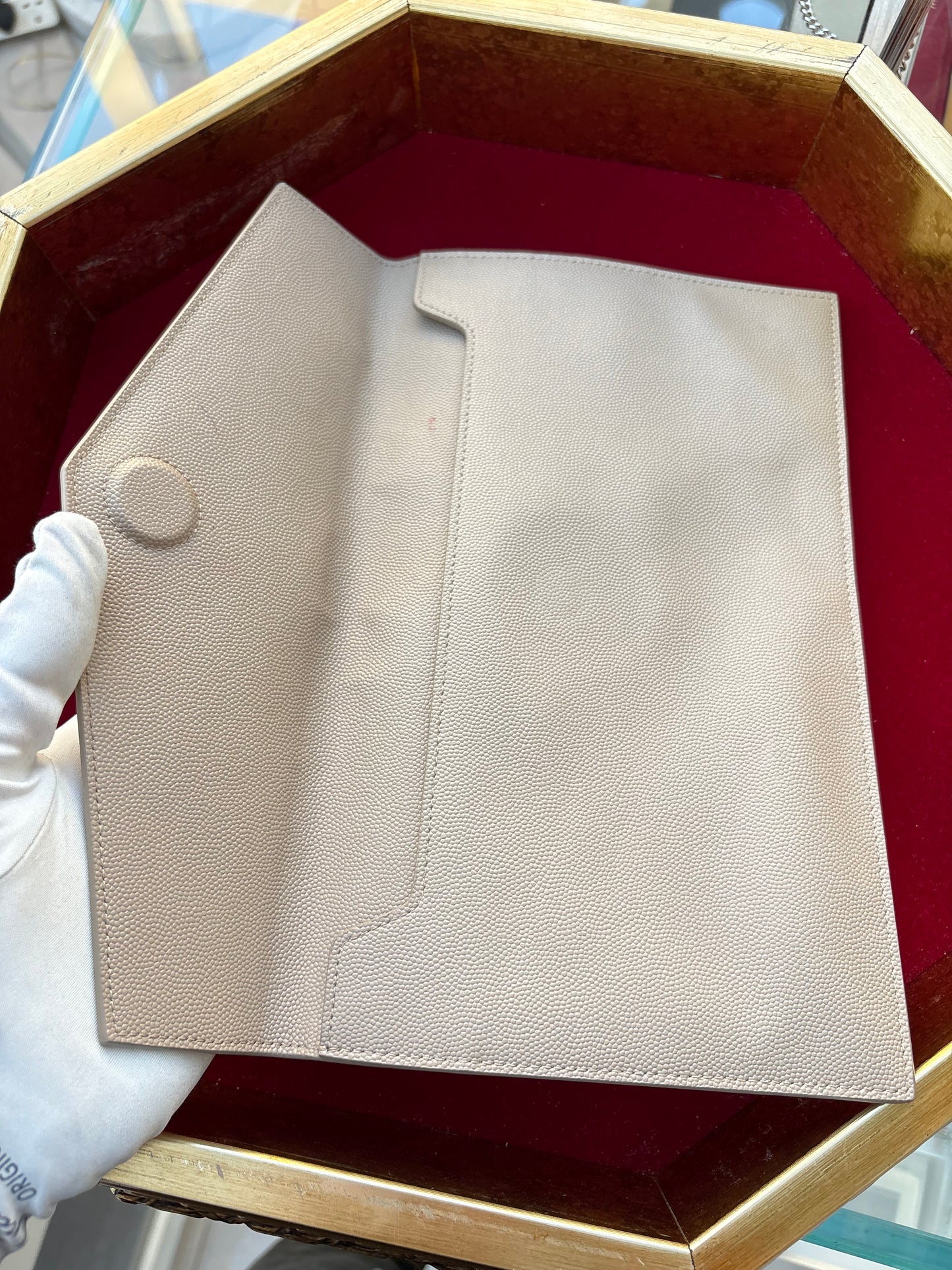 YVES SAINT LAUREN YSL UPTOWN PREOWNED LEATHER CLUTCH