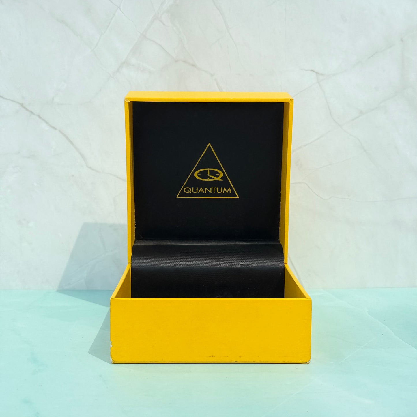 QUANTUM WATCH PRESENTATION BOX