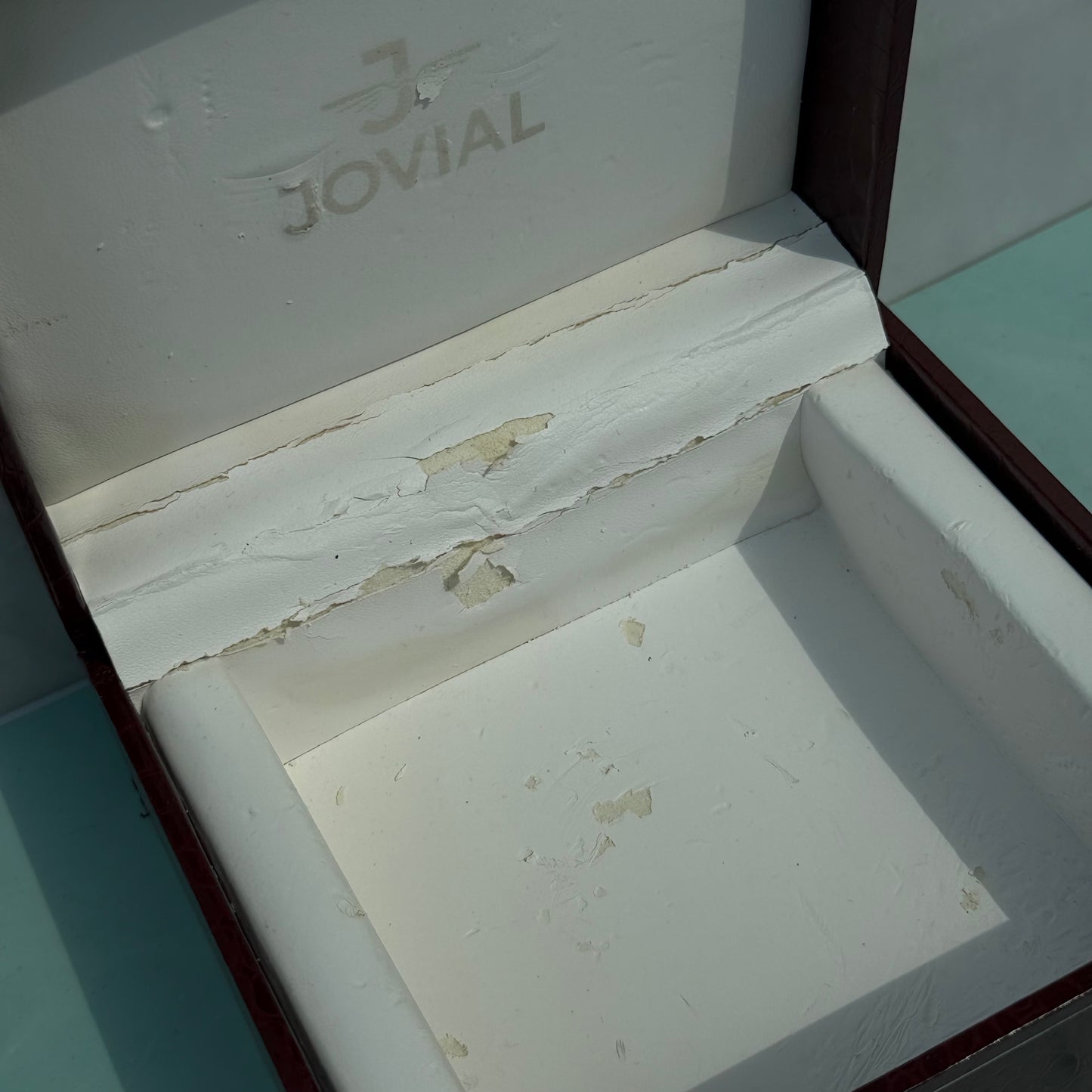 JOVIAL ORIGINAL BURGUNDY CROCODILE PATTERN WATCH PRESENTATION BOX