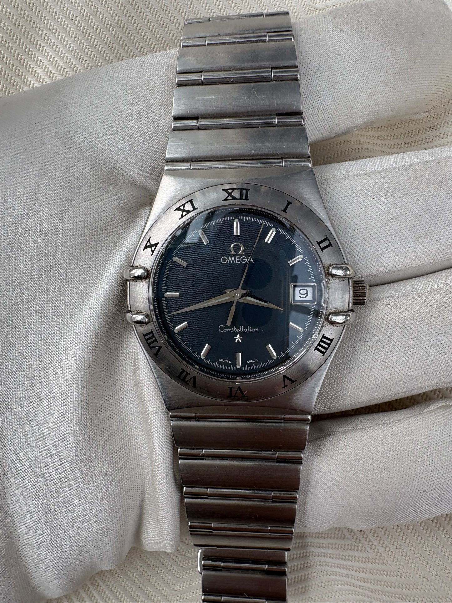 OMEGA CONSTELLATION 1990s PREOWNED QUARTZ SWISS WATCH