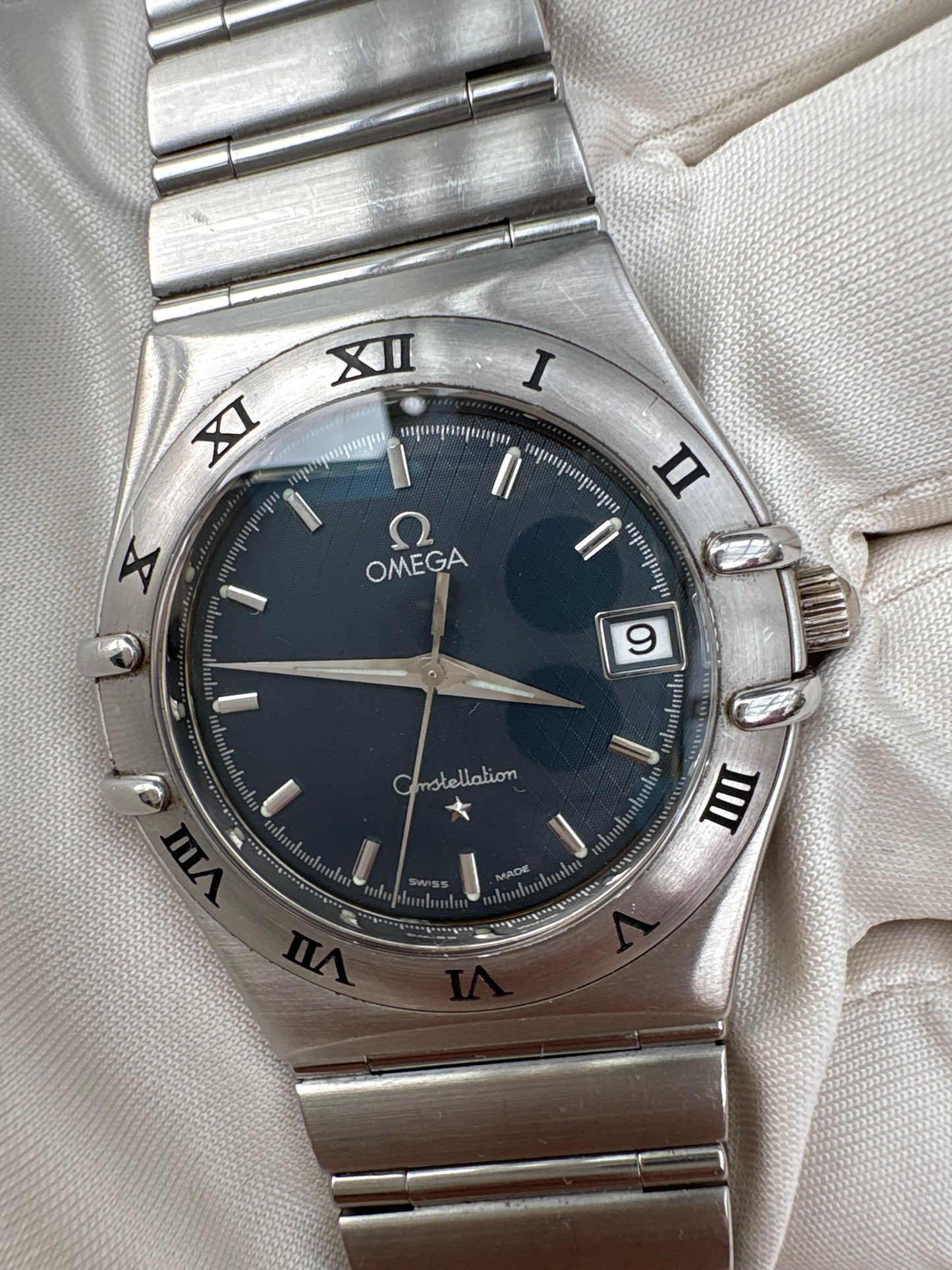 OMEGA CONSTELLATION 1990s PREOWNED QUARTZ SWISS WATCH