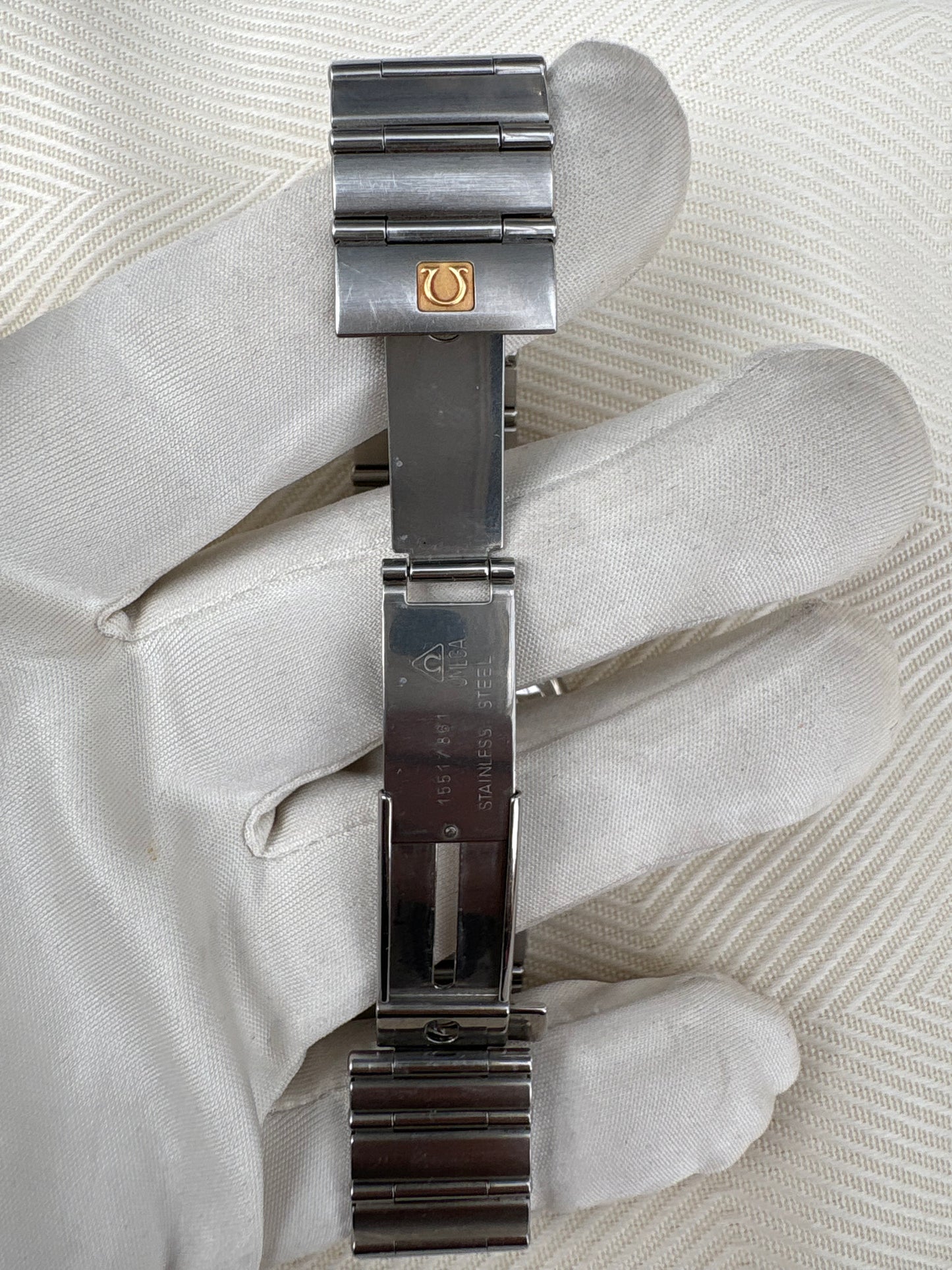 OMEGA CONSTELLATION 1990s PREOWNED QUARTZ SWISS WATCH