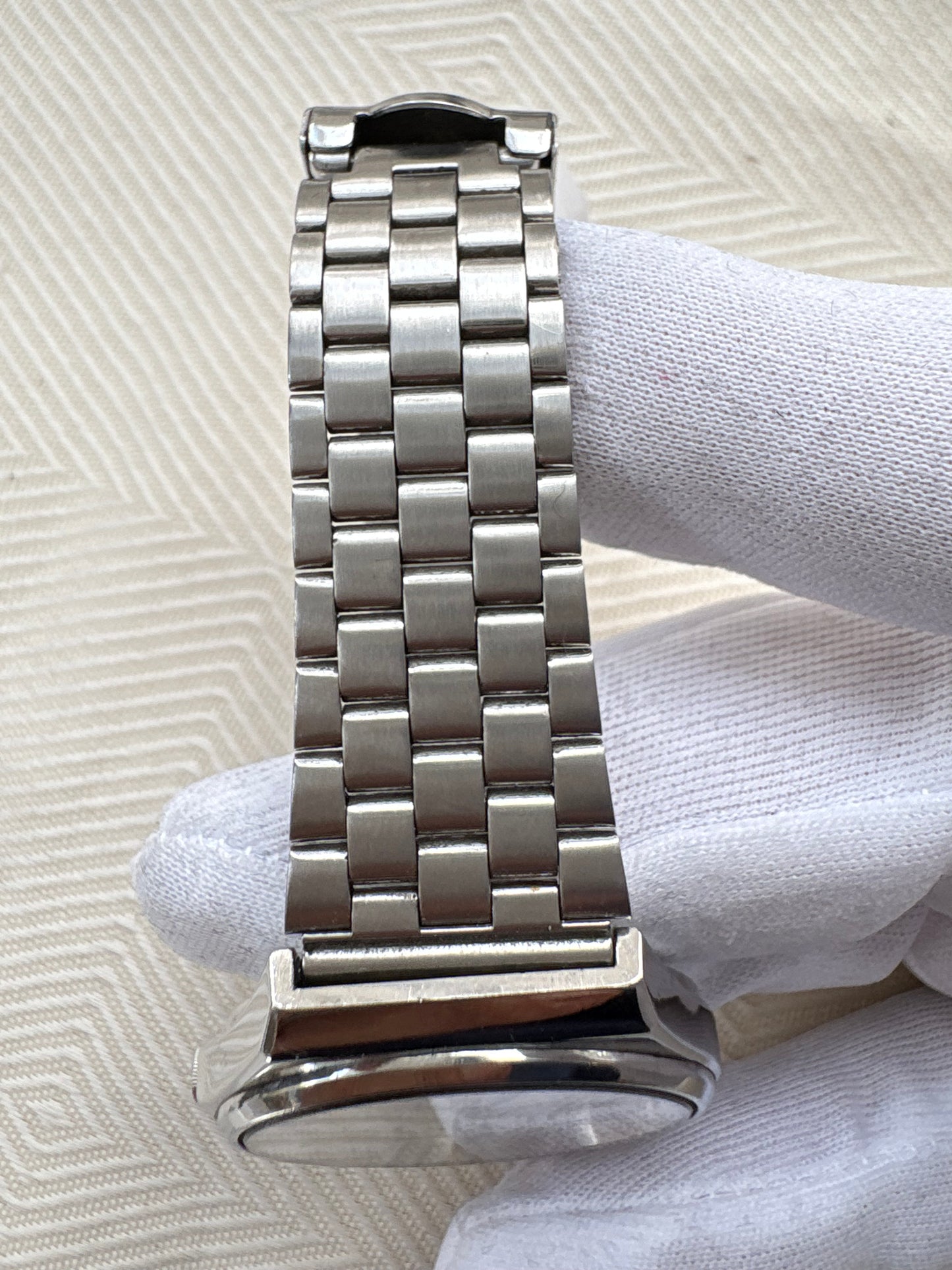 CITIZEN FORMA NEOVINTAGE 1990s QUARTZ PREOWNED JAPAN WATCH