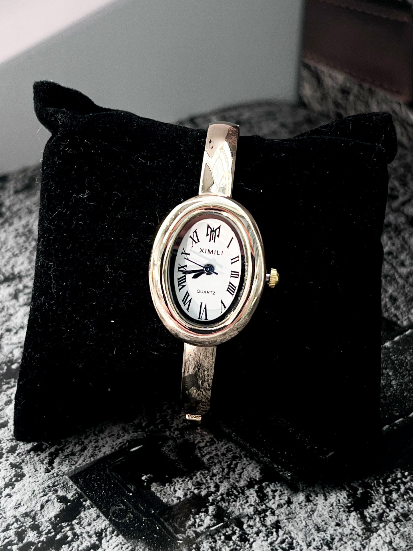 XIMILI GOLD PLATED QUARTZ PRELOVED BANGLE WATCH