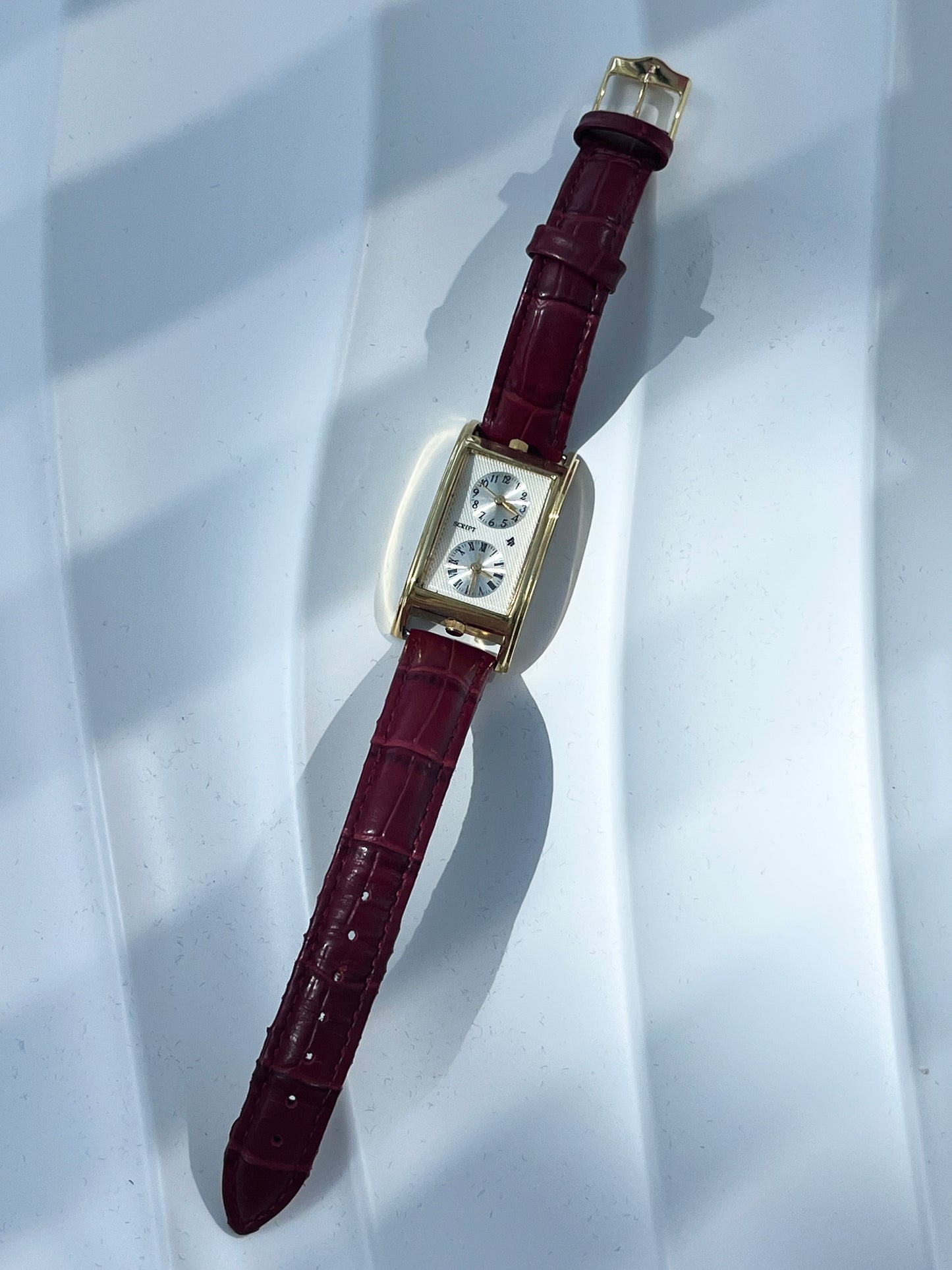 J-AXIS GOLD PLATED JAPAN QUARTZ PRELOVED WATCH