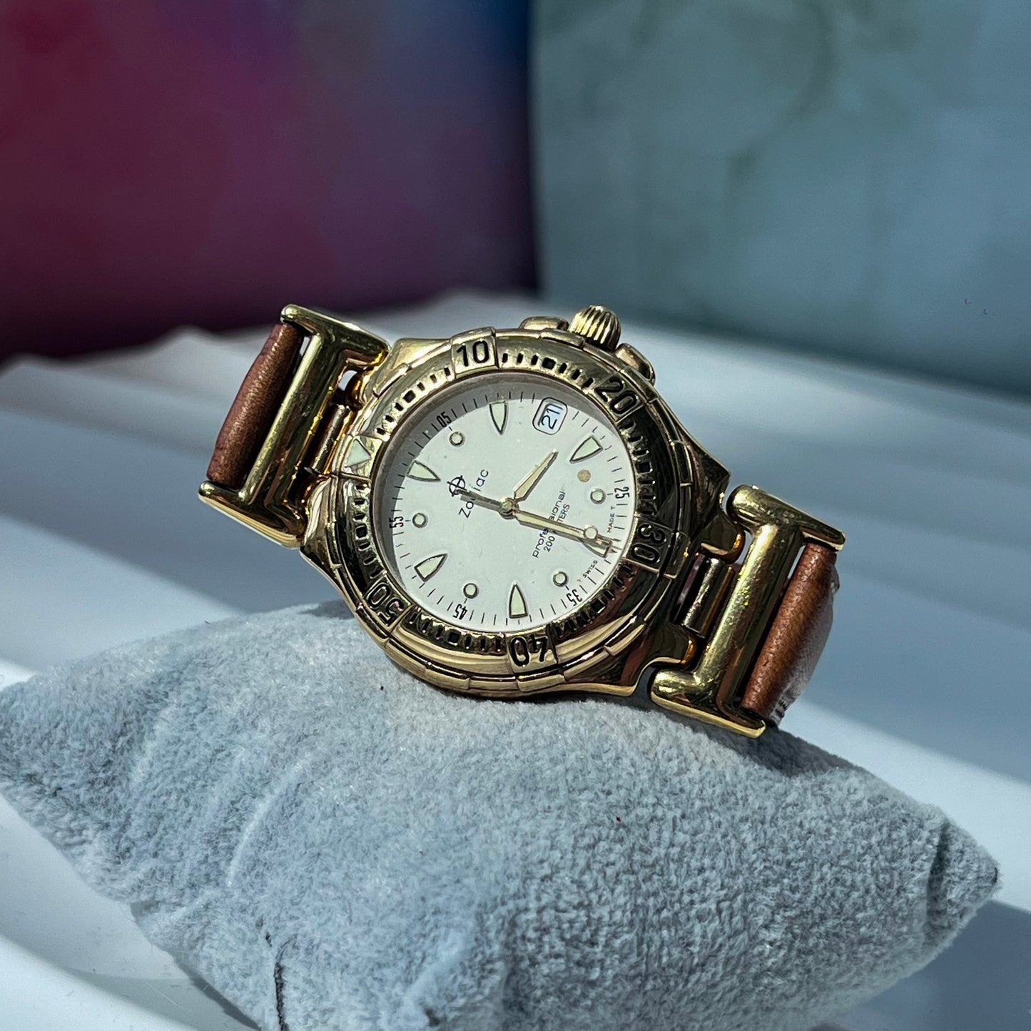 ZODIAC PROFESSIONAL 200M GOLD PLATED QUARTZ SWISS PRELOVED WATCH