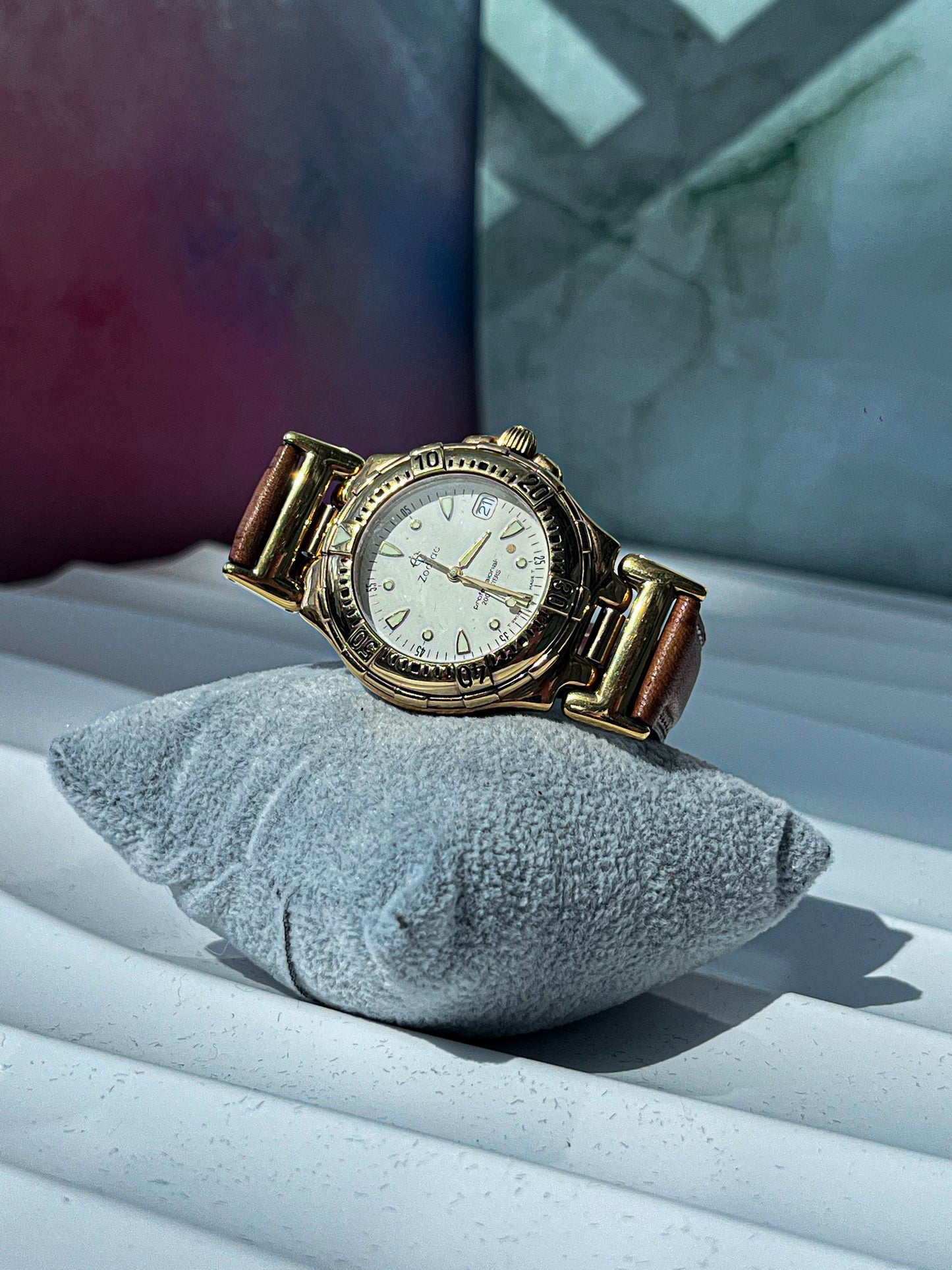 ZODIAC PROFESSIONAL 200M GOLD PLATED QUARTZ SWISS PRELOVED WATCH