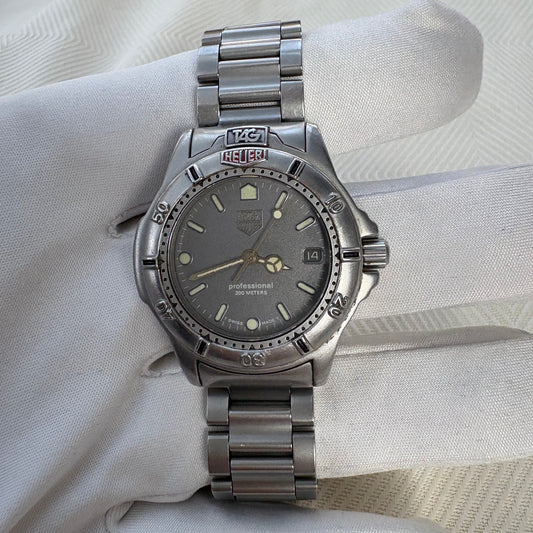 TAG HEUER VINTAGE 1990s 35mm SWISS QUARTZ PREOWNED WATCH