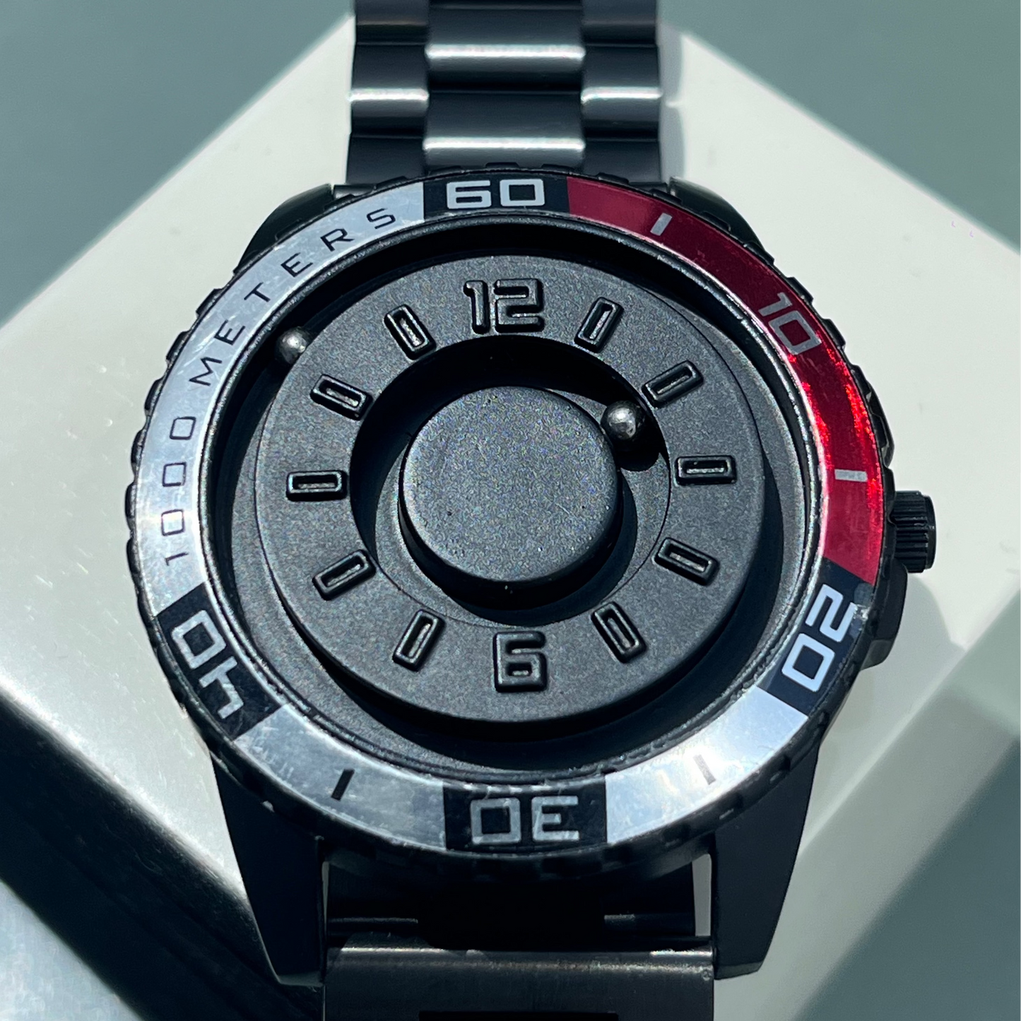 BLACK RED DIVER STYLE BALL DISPLAY MAGNETIC QUARTZ BRAND NEW FASHION WATCH