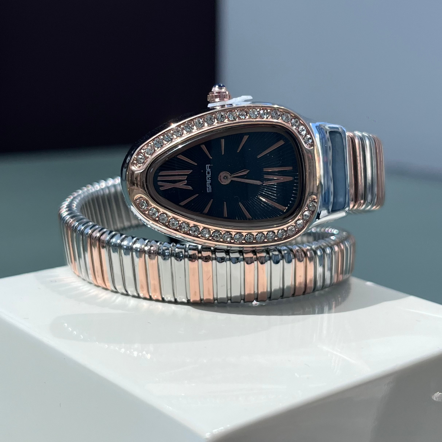GOLD PLATED QUARTZ BRAND NEW SNAKE FASHION BANGLE WATCH