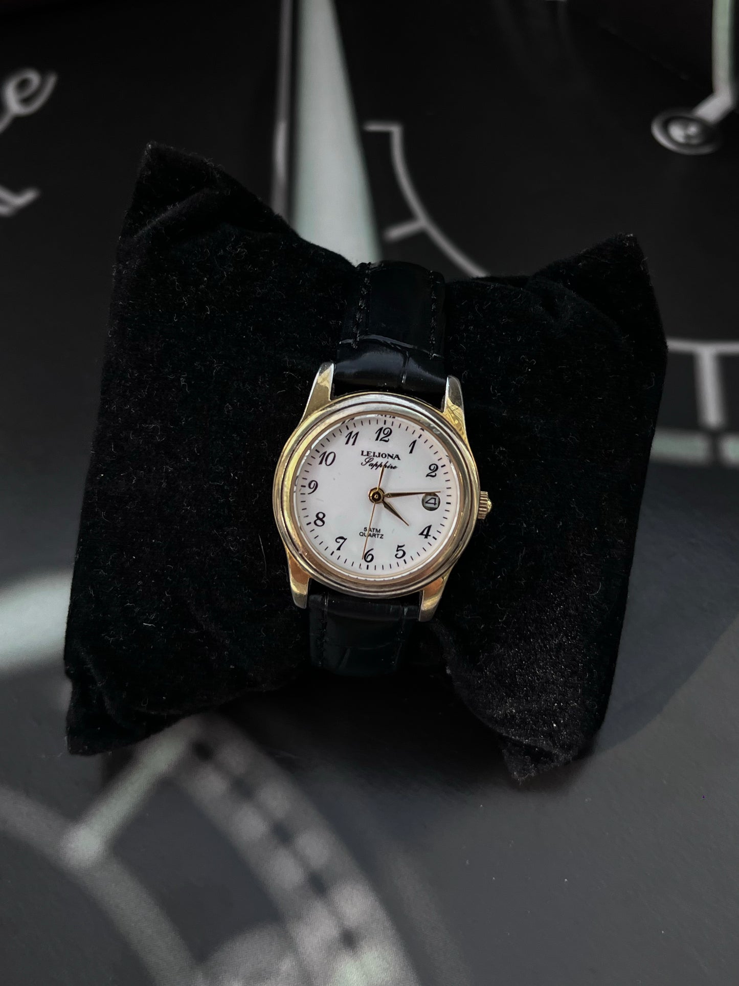 LEIJONA SAPPHIRE GOLD PLATED QUARTZ FINLAND PRELOVED WATCH