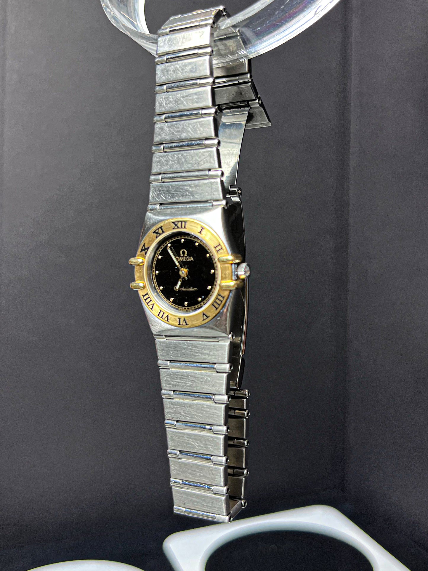 OMEGA CONSTELLATION LADIES 18K SOLID GOLD BEZEL PRELOVED SWISS QUARTZ WATCH