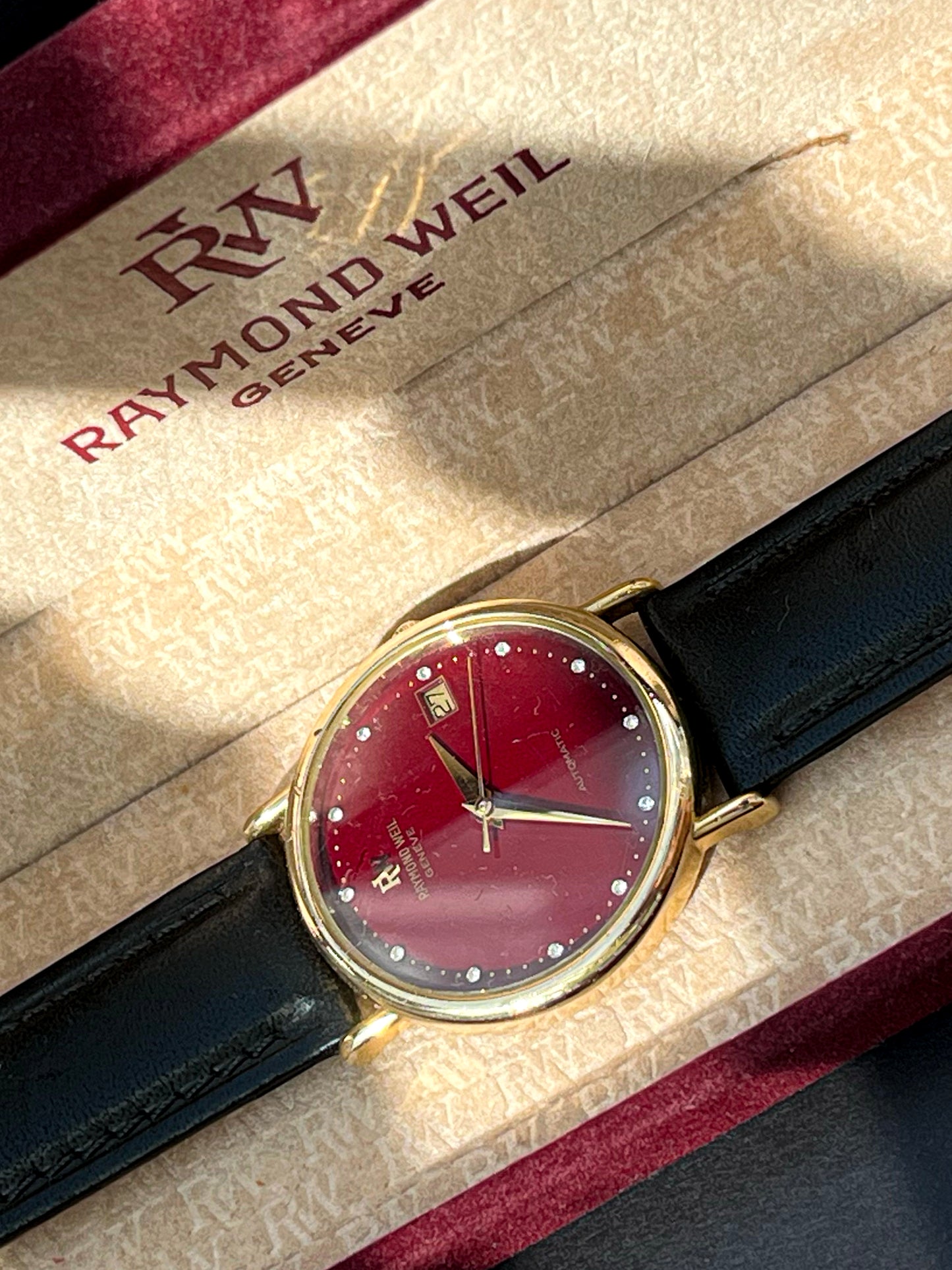 RAYMOND WEIL GENEVE BURGUNDY DIAL AUTOMATIC PRELOVED SWISS WATCH