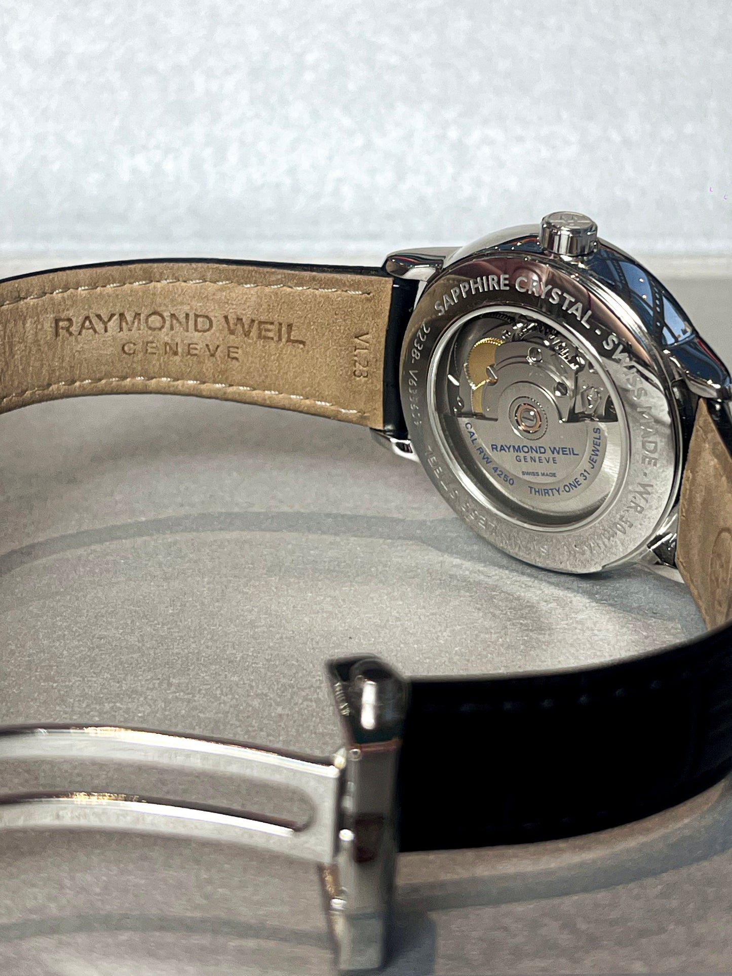 RAYMOND WEIL MAESTRO AUTOMATIC SWISS PRELOVED STEEL WATCH