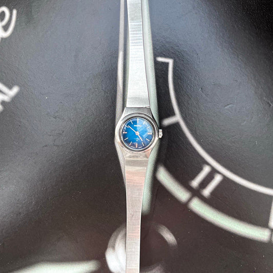 SEIKO DRESS QUARTZ STEEL JAPAN PRELOVED BLUE SUNBURST DIAL WATCH