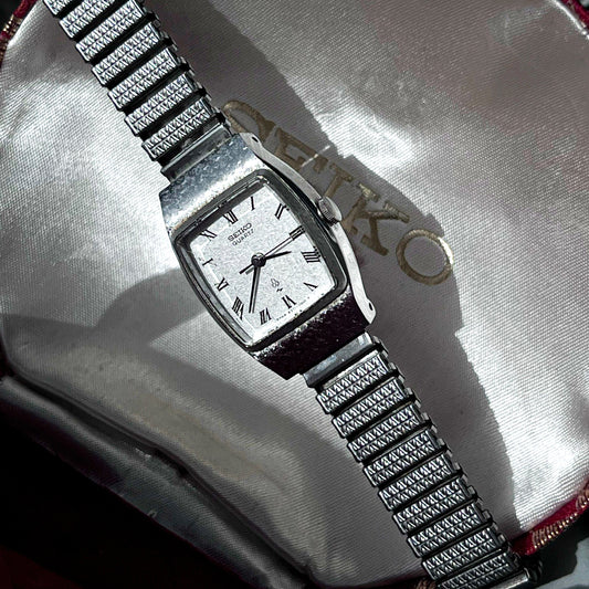 SEIKO VINTAGE JAPAN QUARTZ STEEL PRELOVED WATCH