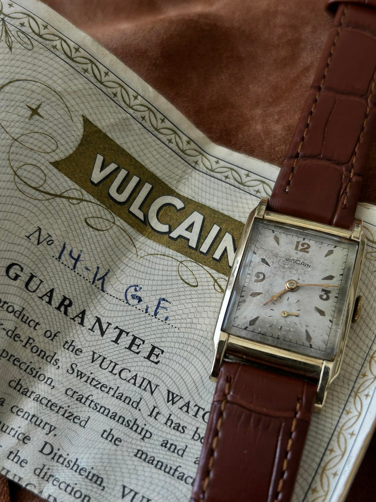 VULCAIN TANK YEAR 1955 WITH CERTIFICATE MANUAL WINDING SWISS