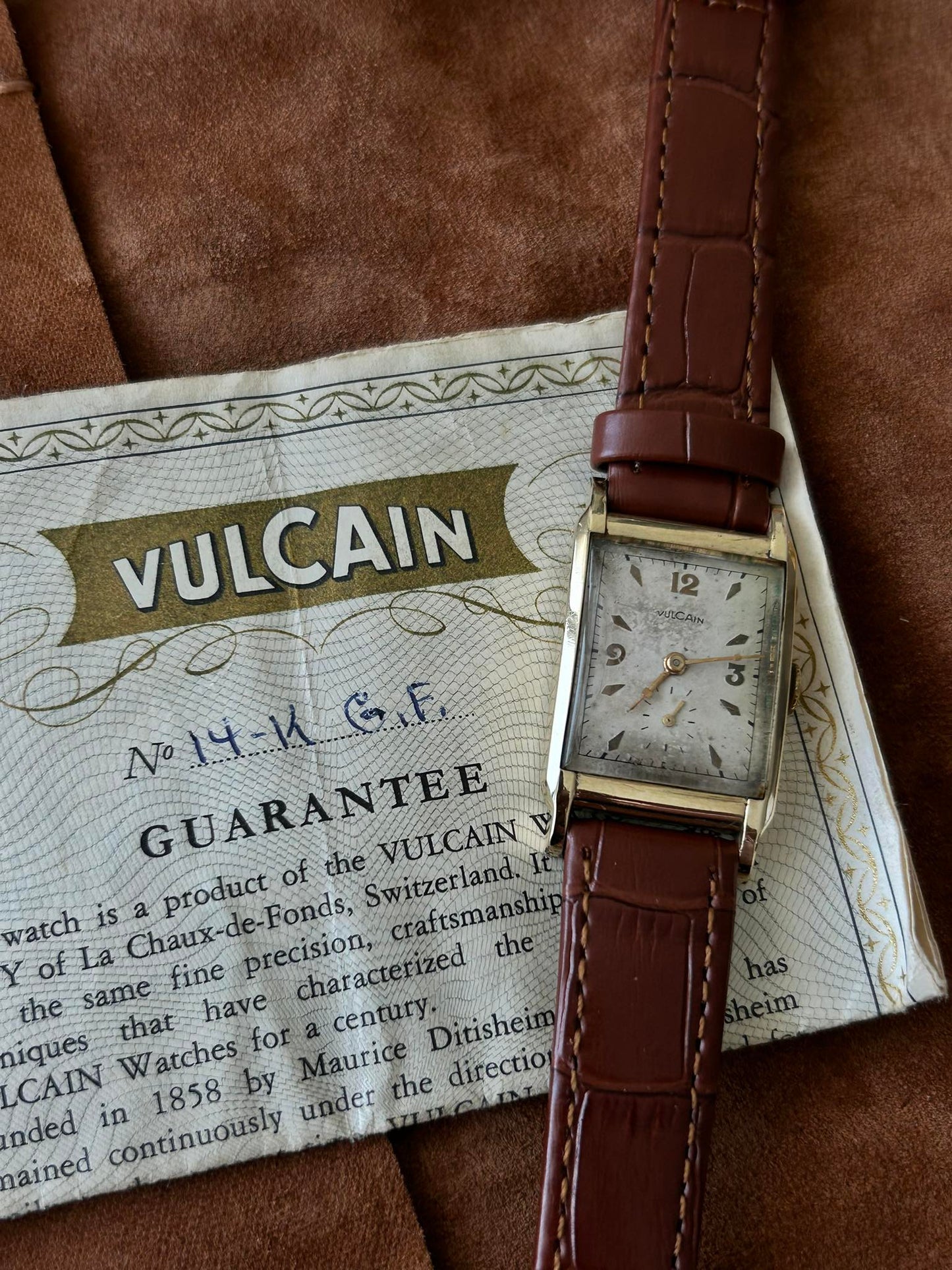 VULCAIN TANK YEAR 1955 WITH CERTIFICATE MANUAL WINDING SWISS