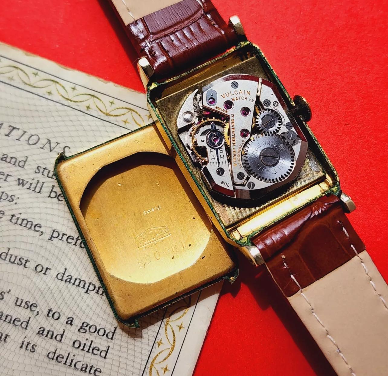 VULCAIN TANK YEAR 1955 WITH CERTIFICATE MANUAL WINDING SWISS