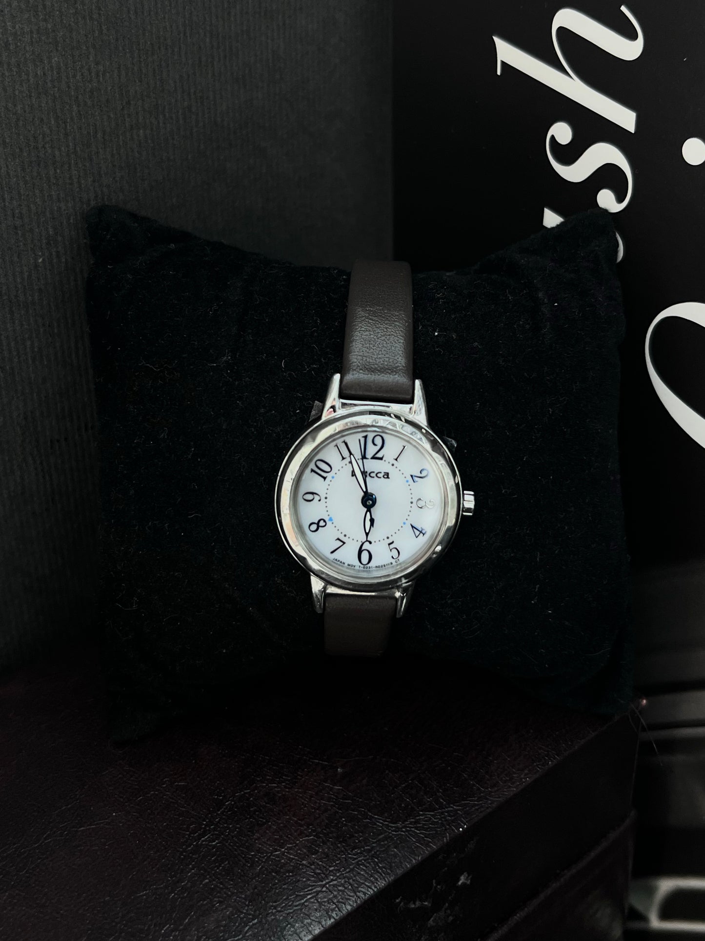WICCA STEEL JAPAN QUARTZ PRELOVED WATCH