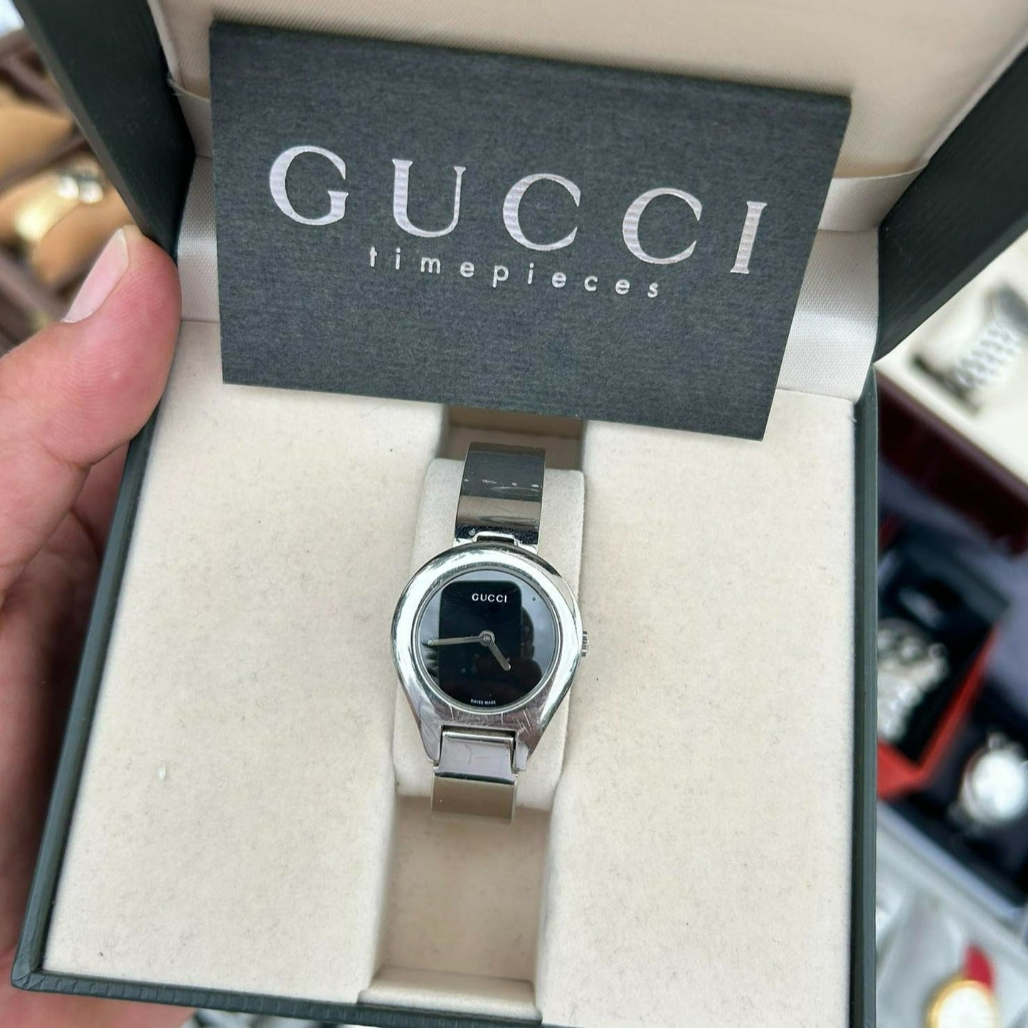 GUCCI BLACK DIAL FIXED BRACELET VINTAGE 1990s QUARTZ SWISS