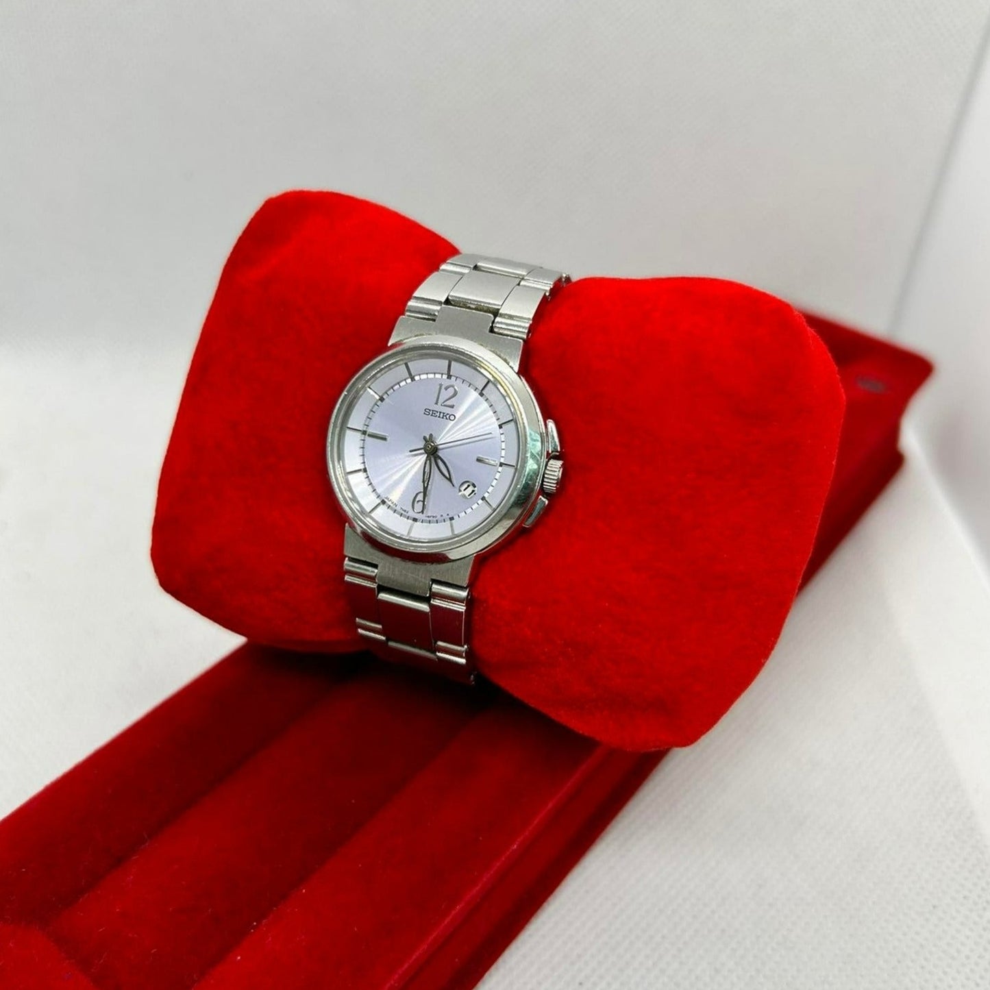 SEIKO LADY LUKIA MOP DIAL QUARTZ JAPAN