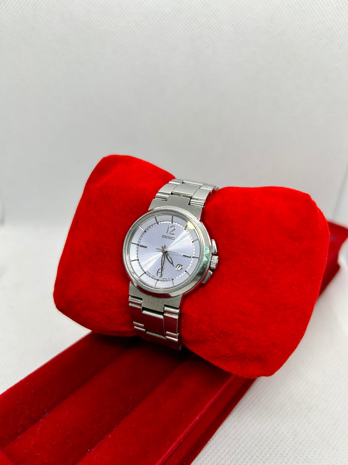 SEIKO LADY LUKIA MOP DIAL QUARTZ JAPAN